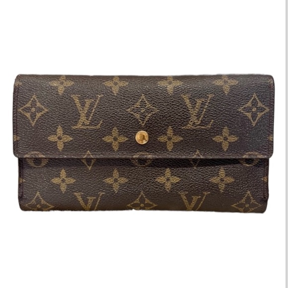 Louis Vuitton Handbags - Authentic Louis Vuitton Monogram International Wallet